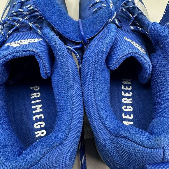Athletic_Shoes
